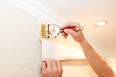 Pose de papier peint à Gournay — revêtements muraux et toiles de verre
